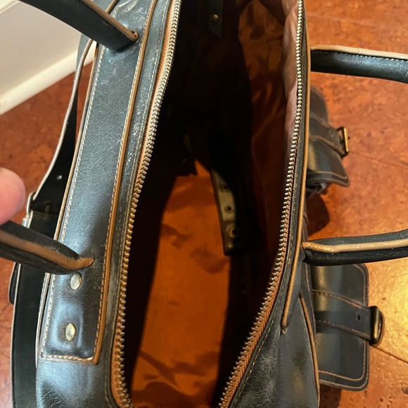 Matt & Nat Forest/Army Green Vegan Leather Tote with adjustable shoulder strap - Picture 7 of 8